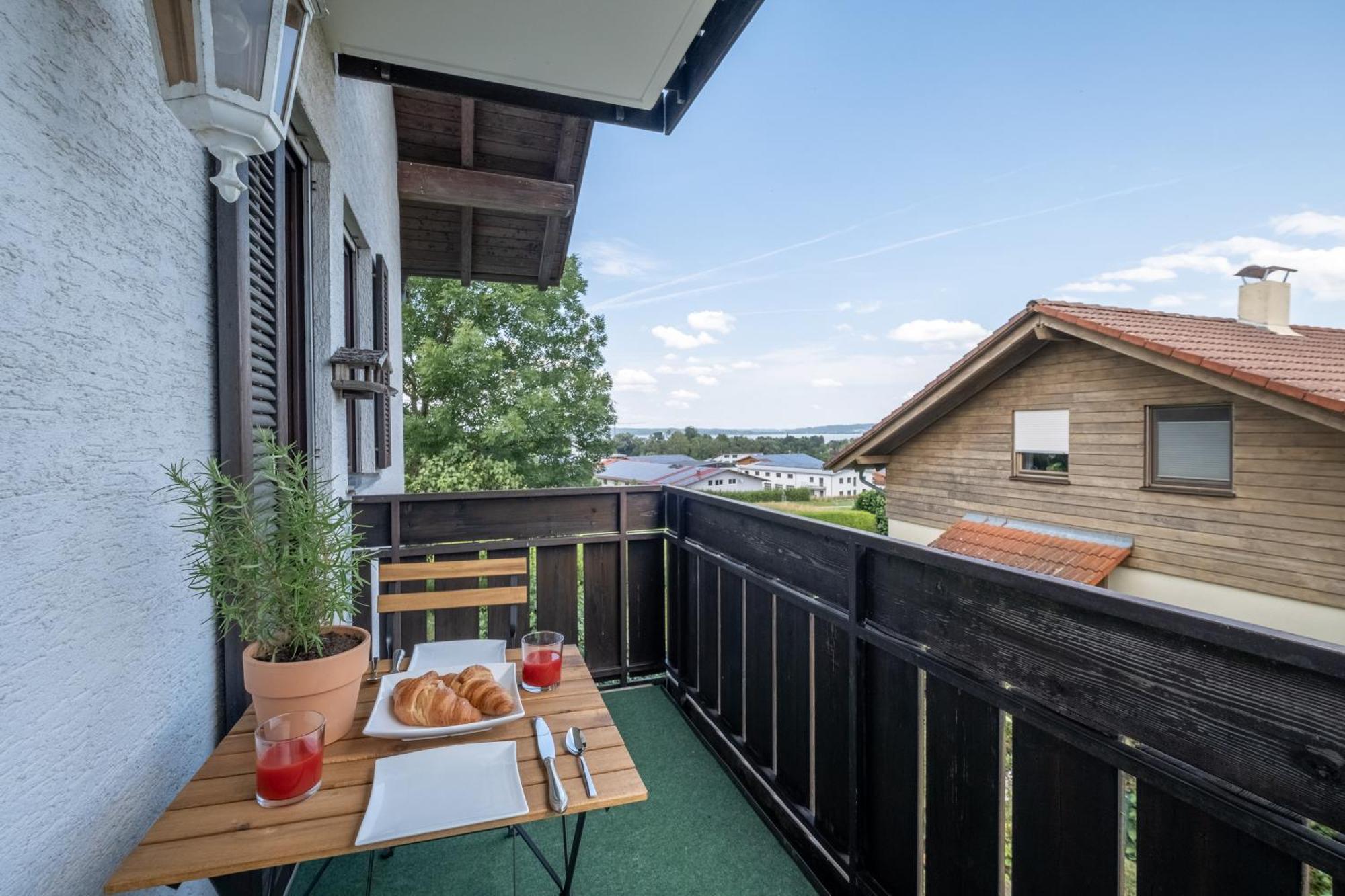Gemuetliches Wohlfuehl-Apartment Mit Perfektem Seeblick Diessen am Ammersee Exterior foto